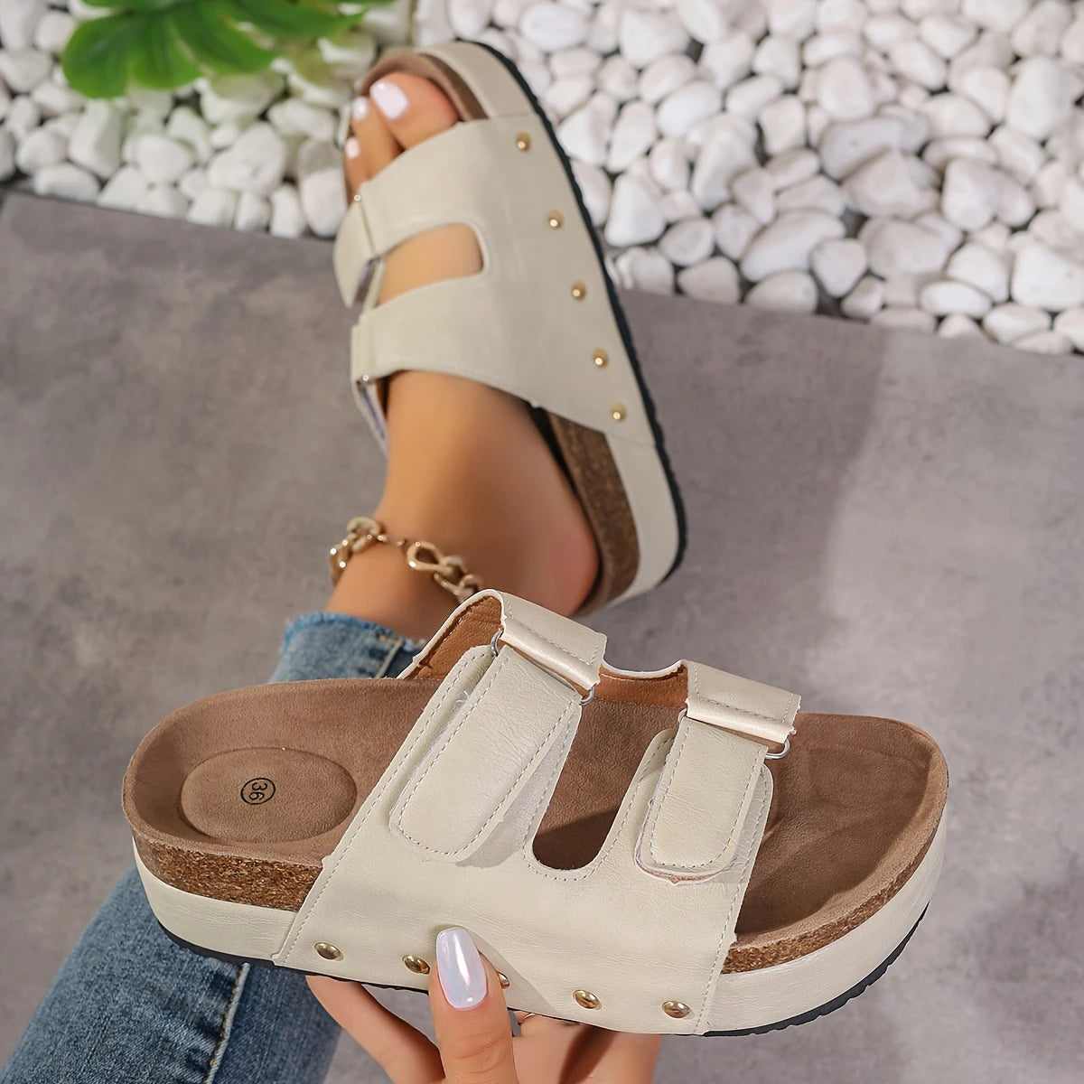 Sandales Haut de Gamme, Confort Signature, Tendance 2025